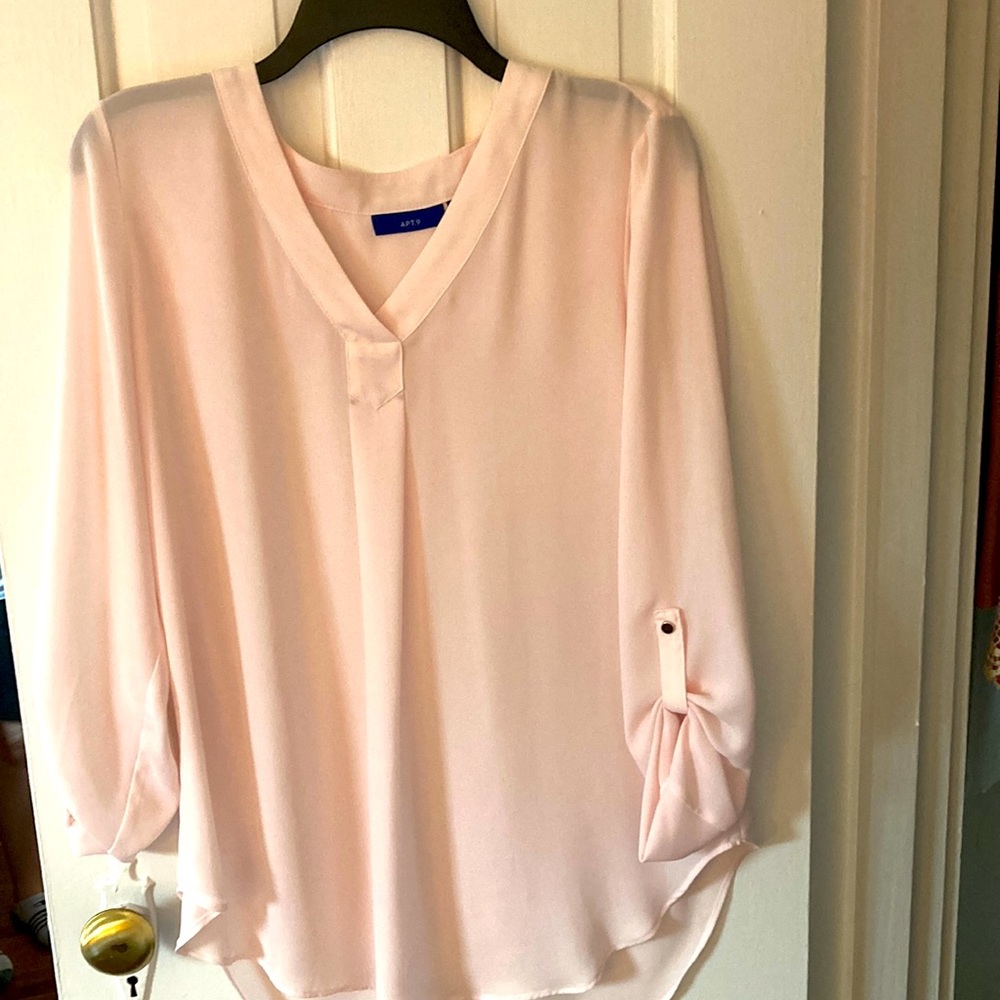 Size M Apt 9 Blush Blouse